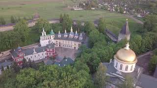 Свято-Успенский Псково-Печерский монастырь: звон, колокола, пещеры, немного истории (англ. субтитры)