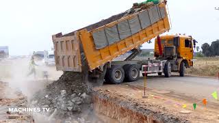 The Power Truck Side Dumping Stone Technique Safety Fast Work Road Foundation Building