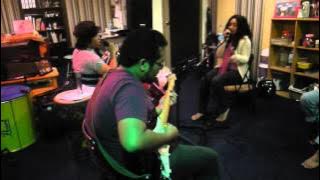 Kurnia - Noh Salleh & Mizz Nina (Cover by Salmah & The Swingers)