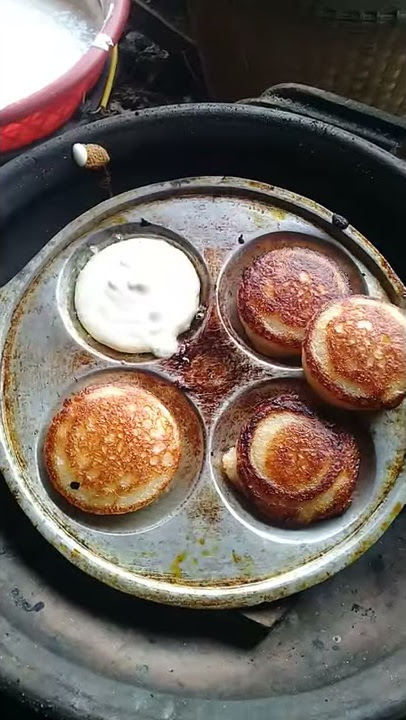 bikin kue apem ... buat acara kundangan melestarikan tradisi jawa..