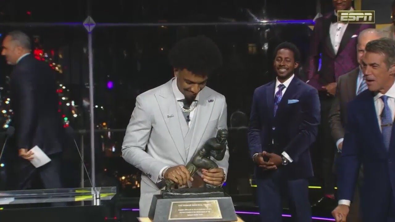 LSU quarterback Jayden Daniels clinches Heisman Trophy in historic win