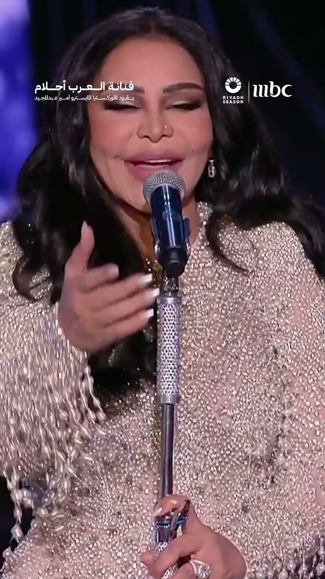 فنانة العرب أحلام تسحر الجمهور بأغنية “فضها سيرة”