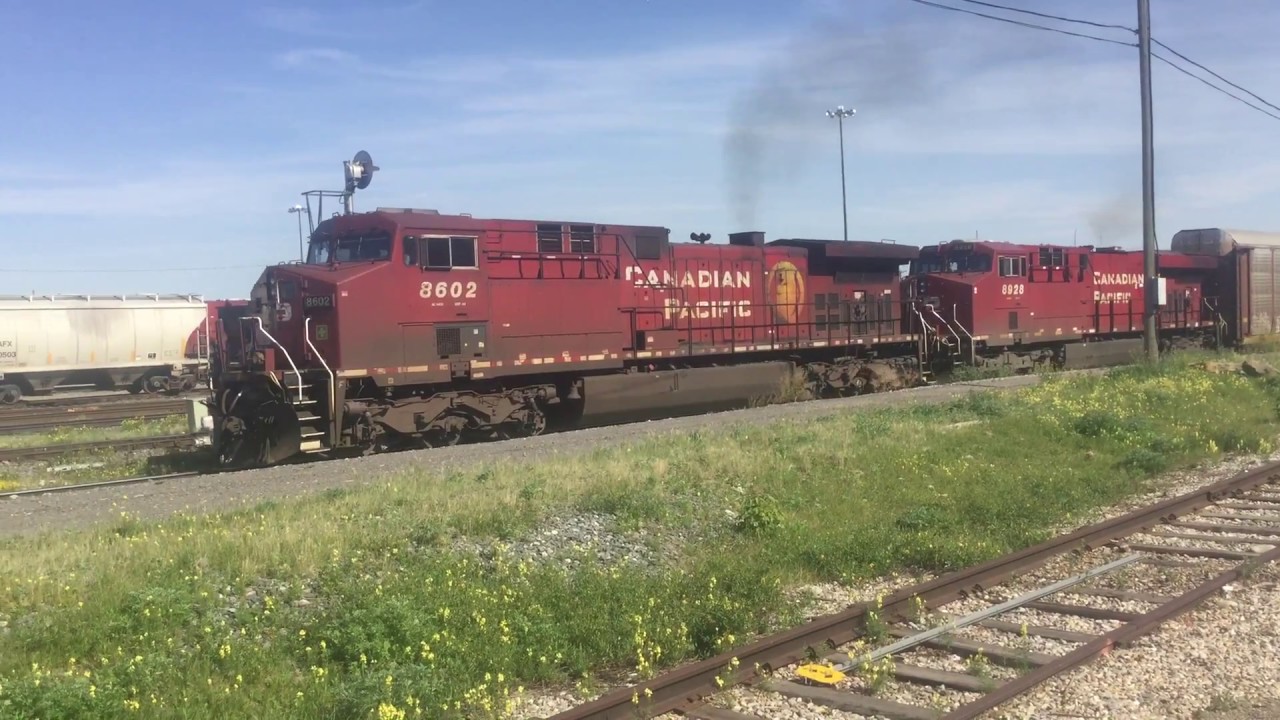 Canadian Pacific 8602 & 8928 Lead CP 199 @ Alyth Yard - Calgary AB