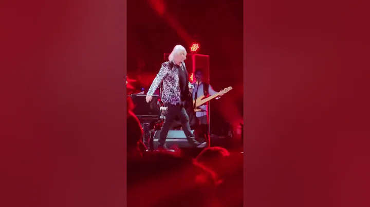 Joe Elliot with Billy Joel - Pour Some Sugar on Me...