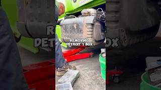 Removing Detroit 1 Box from Freightliner Cascadia