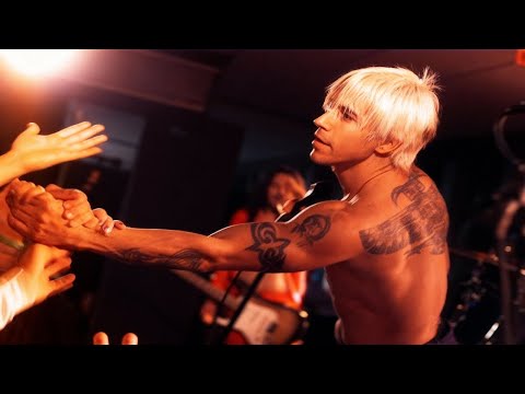 Red Hot Chili Peppers - 'Californication' Live at Woodstock ‘99 [HD]