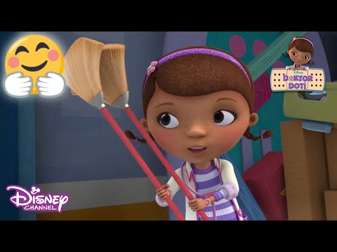 Video: Çok tatlı: Disney'in Doktor McStuffins'i Evcil Hayvan Veterineri Açtı!