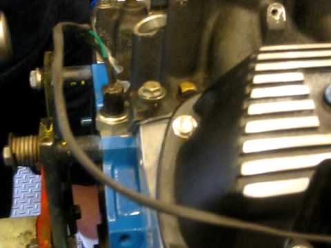 5.0 Mustang engine with a knock sensor - YouTube