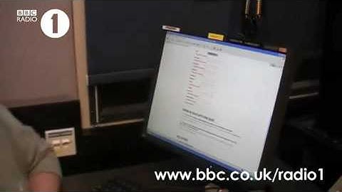 Chris Moyles And Gary Barlow Show Us How 2 Donate Money For The Kilimanjaro Climb!