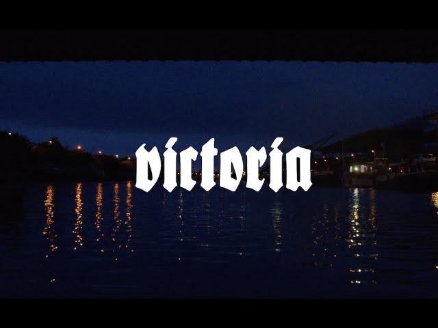 Mira el video musical de {trackName} de {artistName}