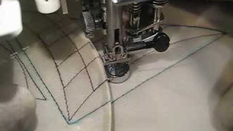 Free Motion Quilting: Curved Crosshatching in a Triangle