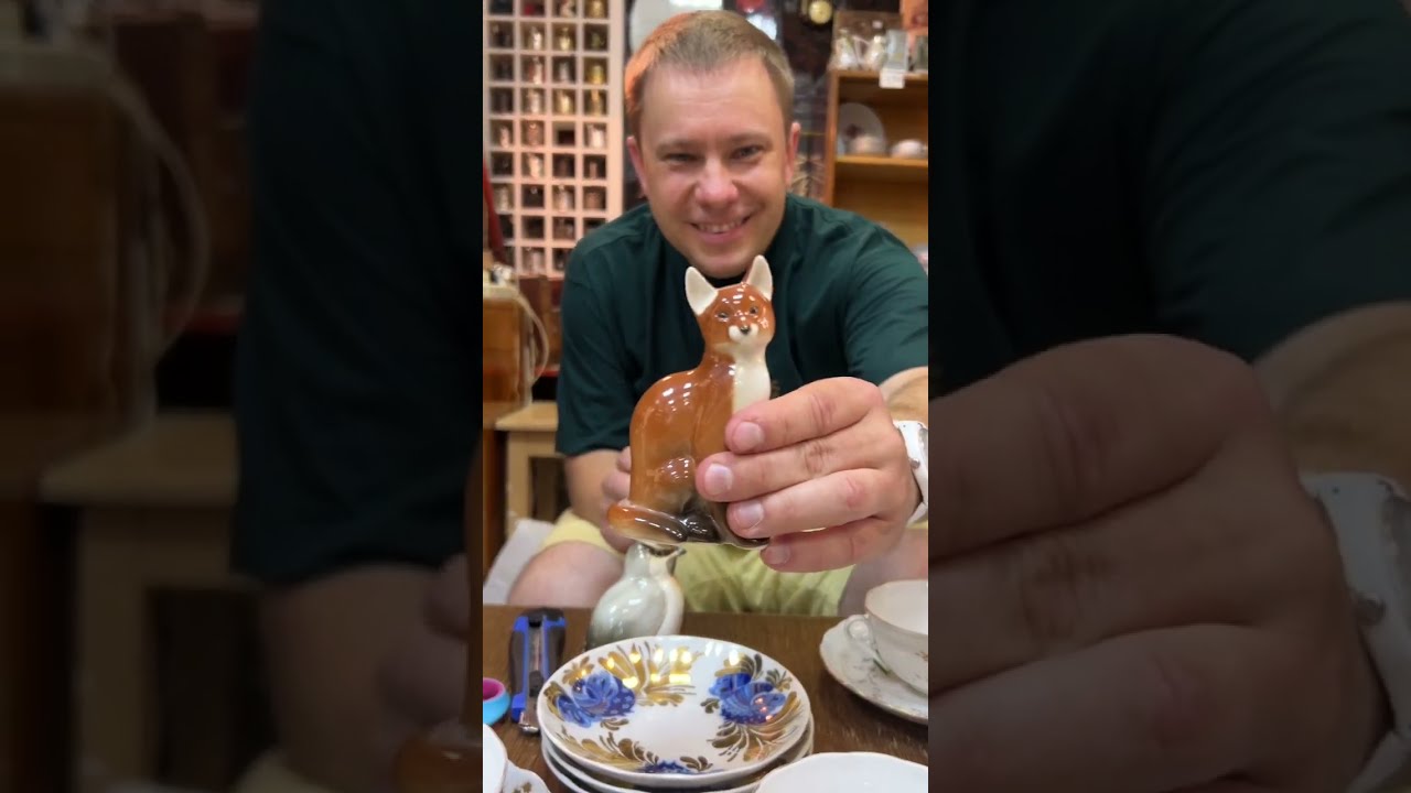 Много советских статуэток