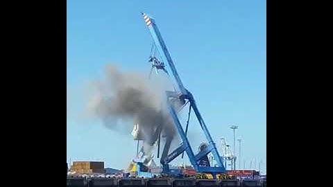 BLASTING A DOCKSIDE CRANE #seafarer #marineengineer #merchantmarine #crane #container #zpmc #shorts