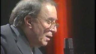 Video thumbnail of "João Gilberto - O Pato - 1997"