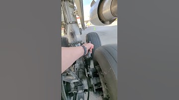 BOEING 767 WALKAROUND  IN 60 SECONDS! #pilot #boeing #shorts #airlines #aviation