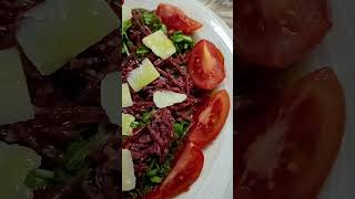 sfilacci di bresaola con rucola e grana