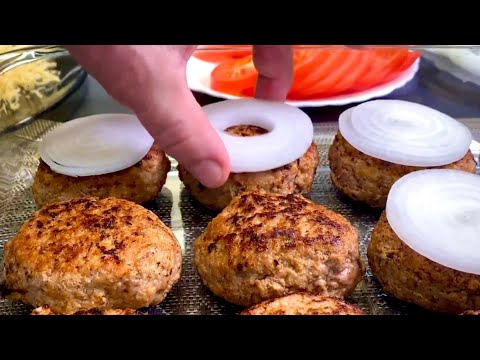 Saftige und leckere hausgemachte Schnitzel! Tolles Abendessen mit einfachen Zutaten!