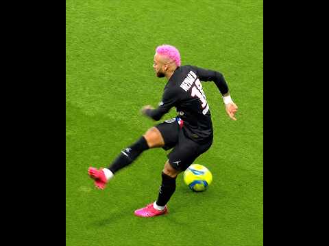 Nobody is Safe from Neymar’s Fakes 😳