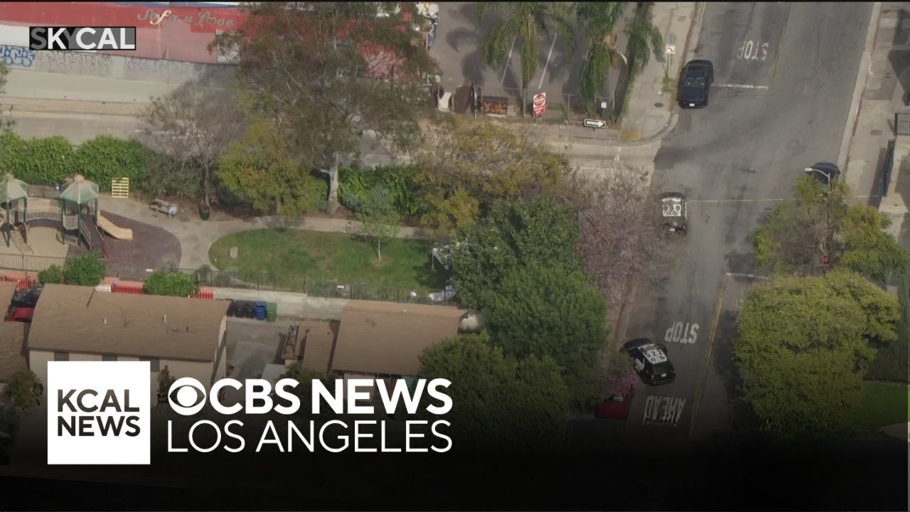 Los Angeles police investigate deadly shooting in Hollywood - YouTube