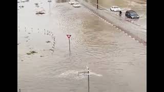 Дубай затоплен, люди оставайтесь дома! #news #dubainews    #dubai #flooded