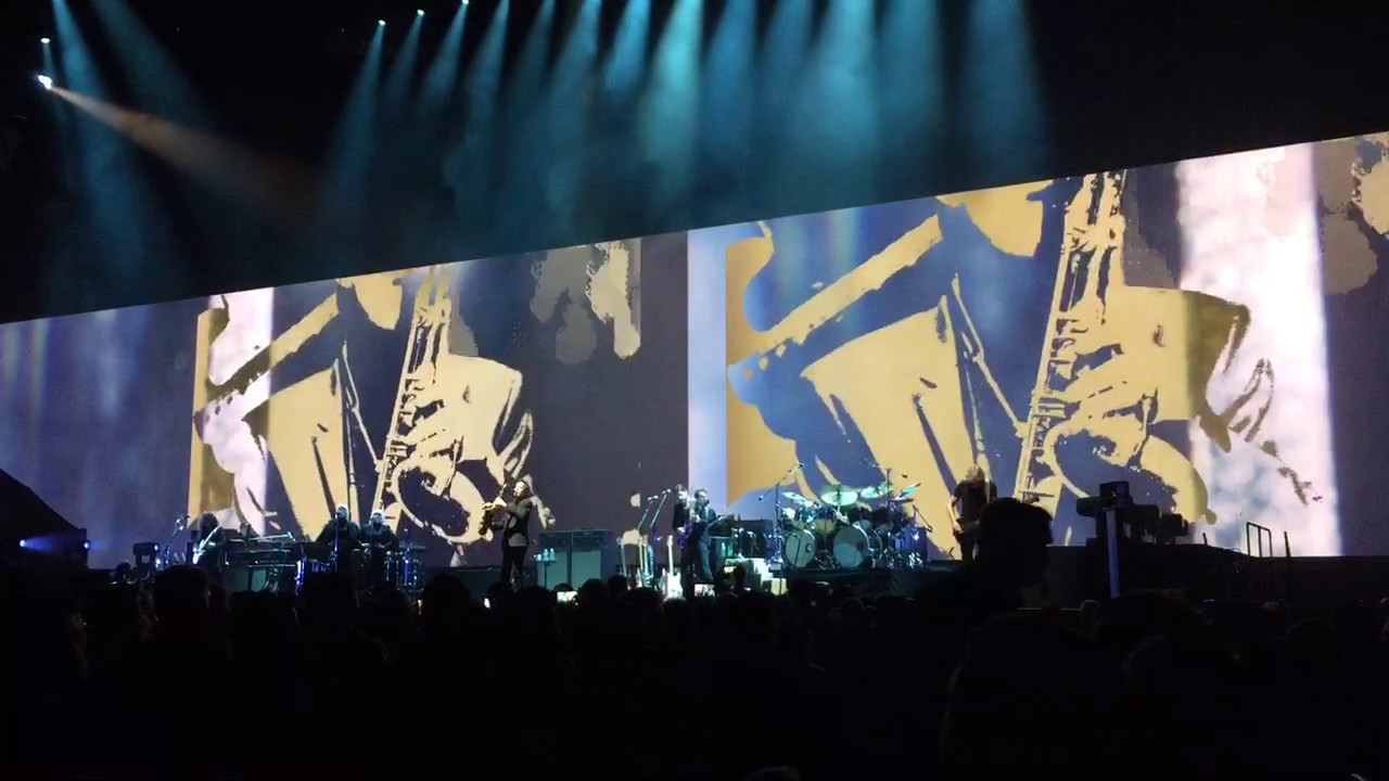 Roger Waters performs "Money" YouTube