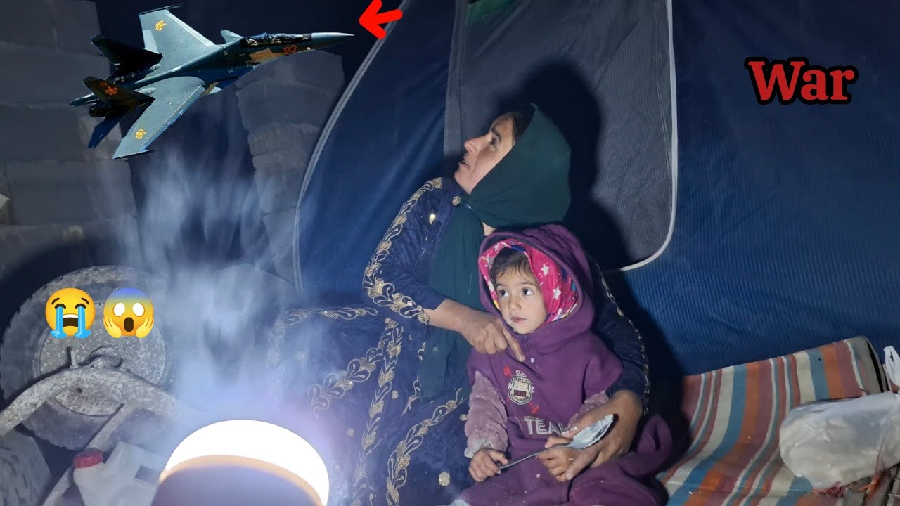 War Suddenly Began! A Homeless Mother Protects Her Little Daughter in the Cold Night