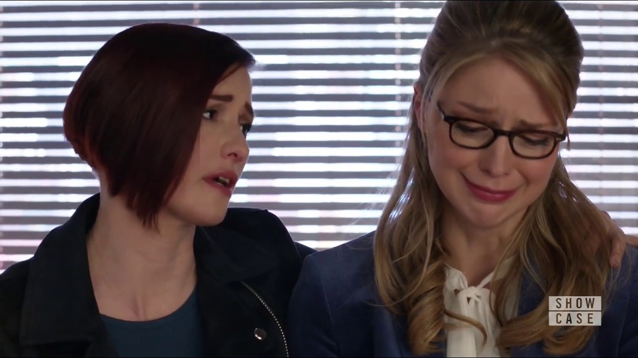 Alex Danvers Remembers her sister is Supergirl (supergirl s4e210 - YouTube