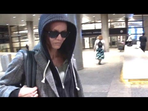 Vanessa Paradis Tries To Keep Low Profile On Thanksgiving Eve