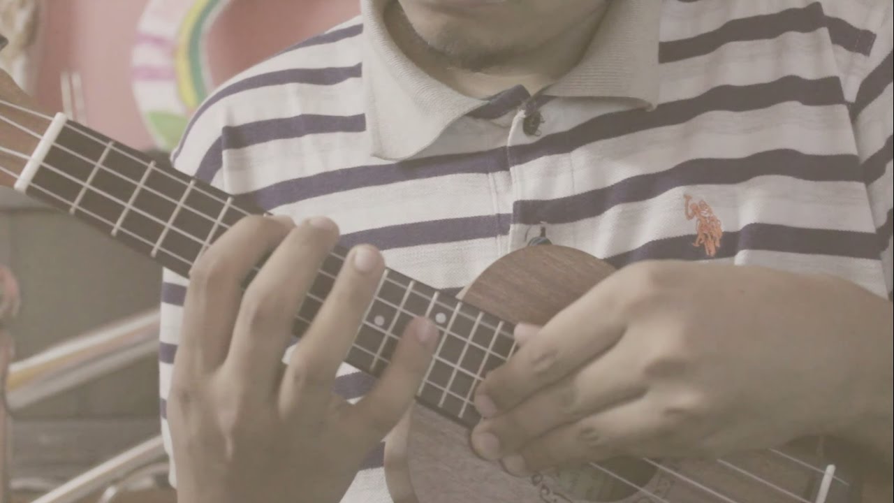 cover songs Tuyo - Rodrigo Amarante (cover by Arafat) Narcos theme