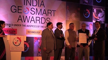 Rakesh Verma receives Business Leader of the Year Award at GeoSmart India