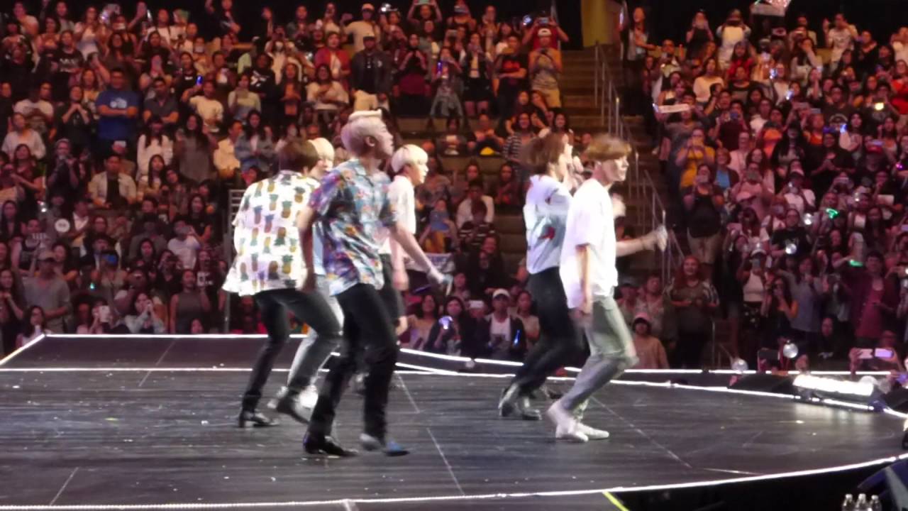160731 BTS (방탄소년단) - Save Me || KCON LA 2016 Day 2