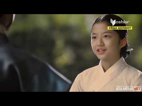 U iflos külotlarini yechib, qinini korsatdi.