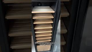 Look at this 130L humidor next to this tiny 8L one-www.kingchii.com