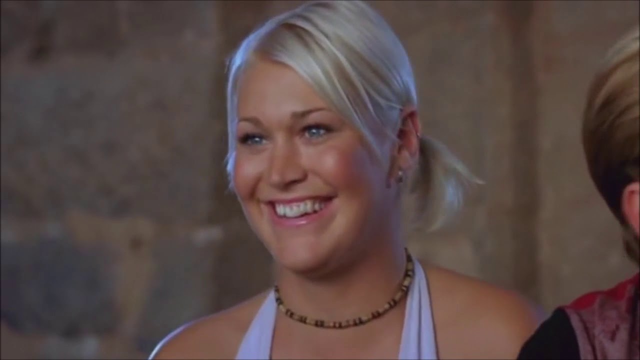 Spice Girls VS. S Club - Who Do You Think You Are VS. Turn The Lights On