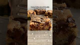 The best chocolate chip cookie bars ever! #easyrecipe #baking #food