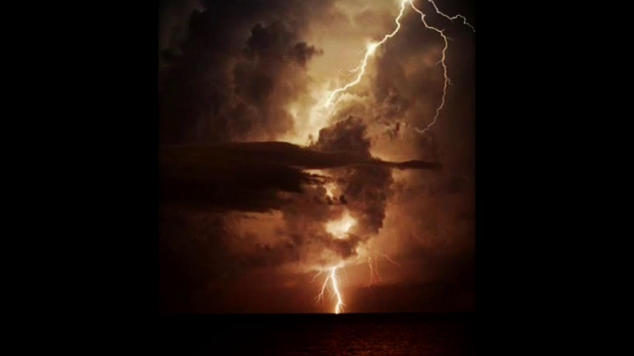 в ту ночь когда рождались. в ту ночь когда рождались. рождённая в ночи. ночь ахматова стих. ахматова ташкентские страницы.