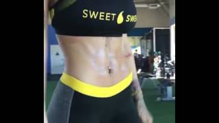 India Love Showing Off Her !!BANGING!! Abs