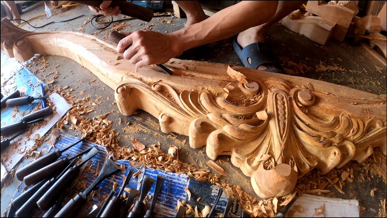 ⁣Skillful woodworking craftsman with rich experience creates intricate handcrafted wood carvings