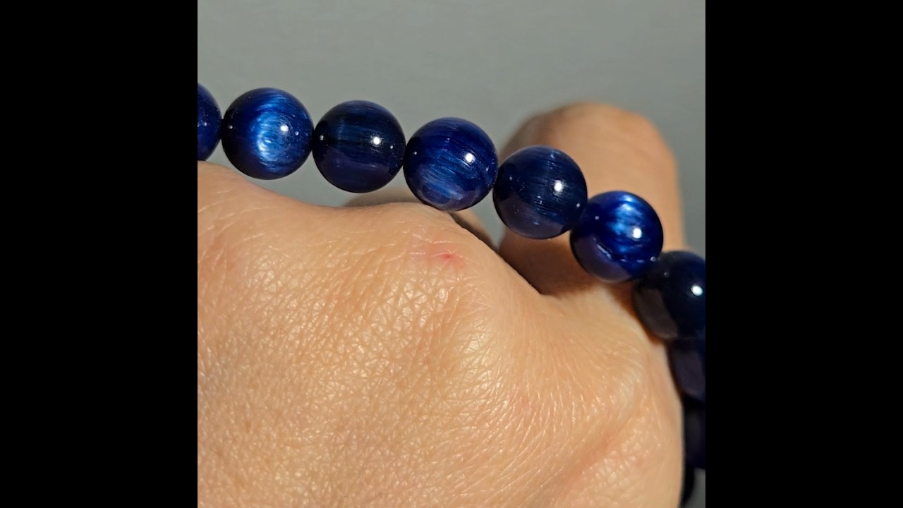 Blue kyanite 8.5mm bead bracelet - JW127