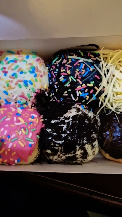 DONAT WARNA WARNI BUAT BUKAPUASA 🤩 #shorts #short #donat #donuts #jajanan #bukapuasa #yummy #enak