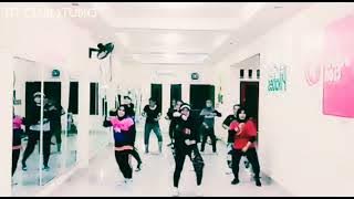 ( iri bilang bos ) by BYAN KIDZ X ECHO SHOW X JIHAN X KLEMPANG  LIUT / choreo by ( Surya Kiran )