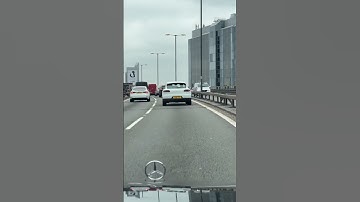 Ride with style:Driving on M4 from Central London to Heathrow : Traffic Jam Building Up