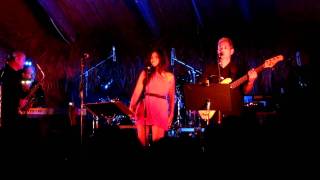 Asian Blend - Looking for a new Love (Maui live 2.12.11)