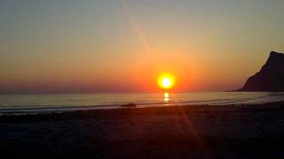 Utakleiv Beach midnight sun timelapse