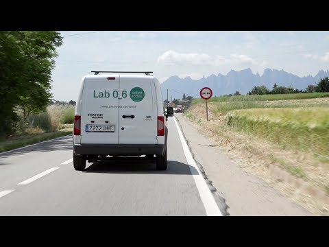 Vídeo: Taula Sobre Rodes: Petites Taules-carros Mòbils En Blanc Sobre Rodes, Mini-opcions Mòbils Per Al Bany
