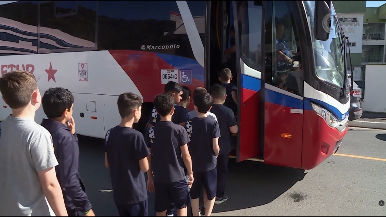 Câmara disponibiliza transporte para visitas guiadas de estudantes