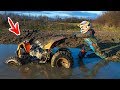 Квадрик ВЕЗДЕХОД...Tisha rides a children&#39;s ATV and is stuck in a puddle.