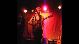 Gemma Hayes : Cloudbusting (Kate Bush) Live Crawdaddy Dublin 2009 _ Closed Captions