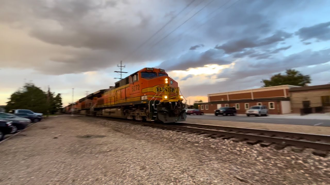 BNSF 5272  LAUDEN with a lash up and a Nice P3 Horn