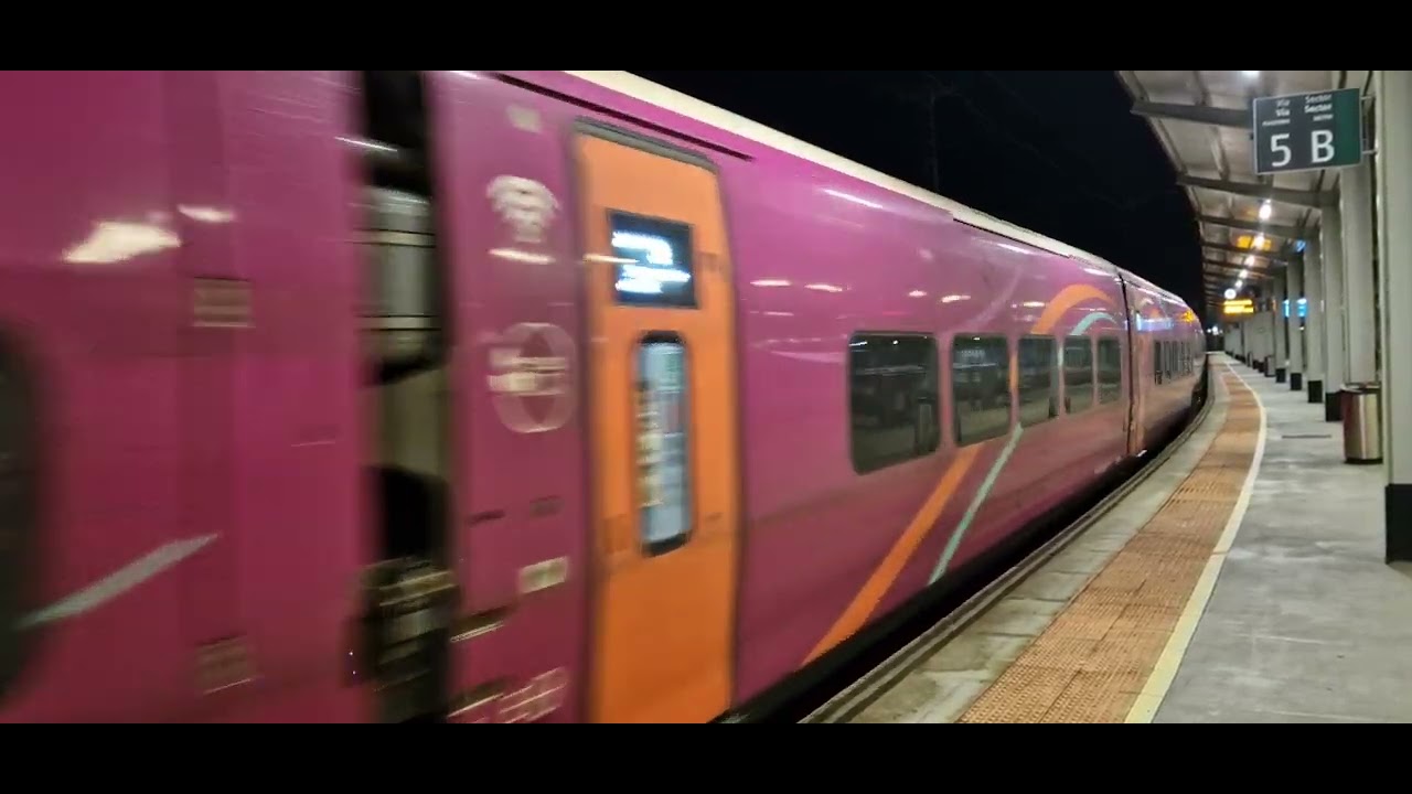 Avlo 106-053  destino Madrid sale de Ourense. Con destino Vigo/ Urzaiz.